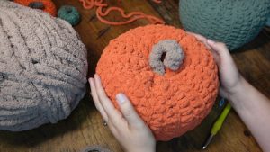 Crochet Pumpkin Pillow step 7